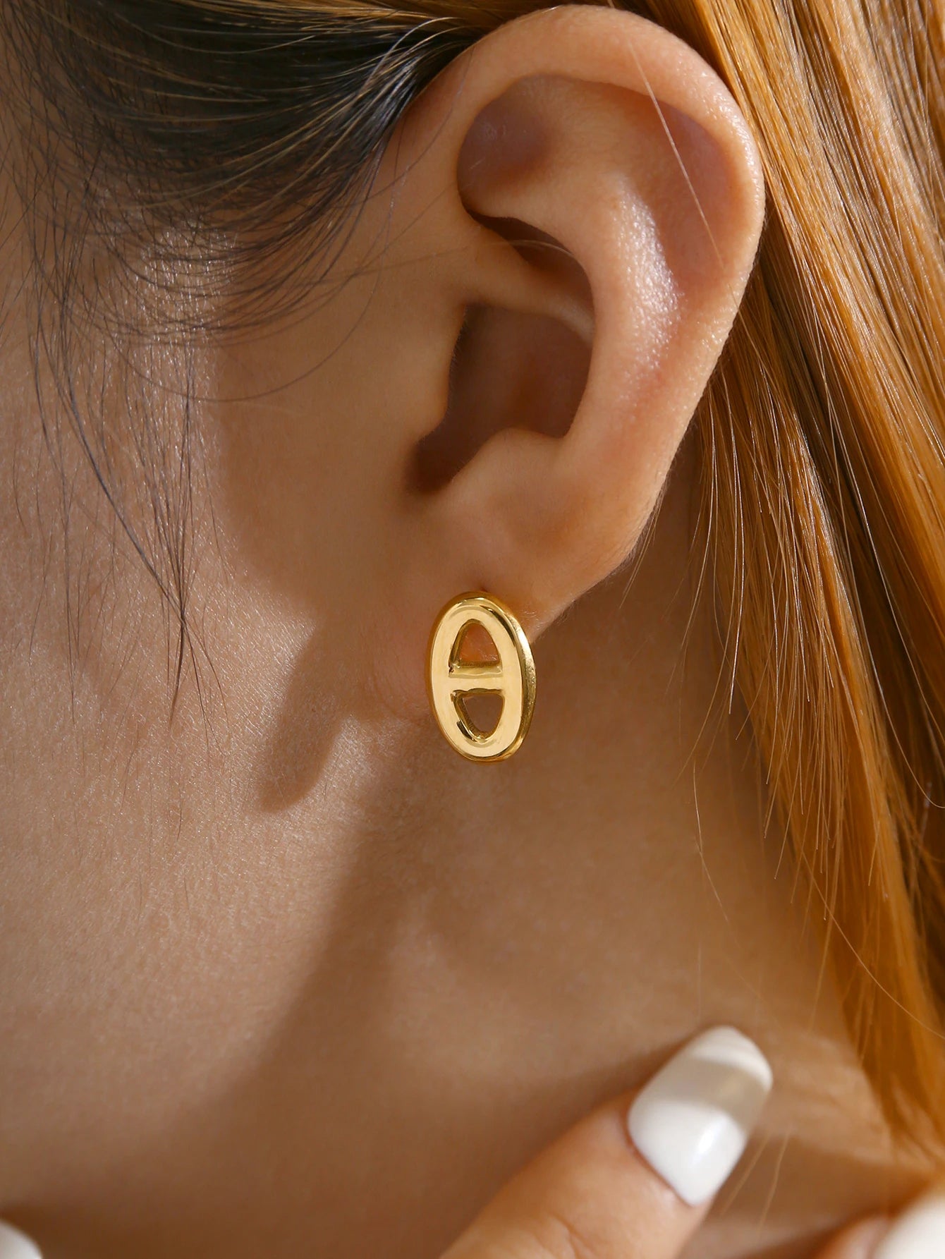 Japanese & Korean Minimalist, Versatile, Cool-Tone,Unique,Niche Stainless Steel 18K Gold-Plated Pig Nose Stud Earrings for Women