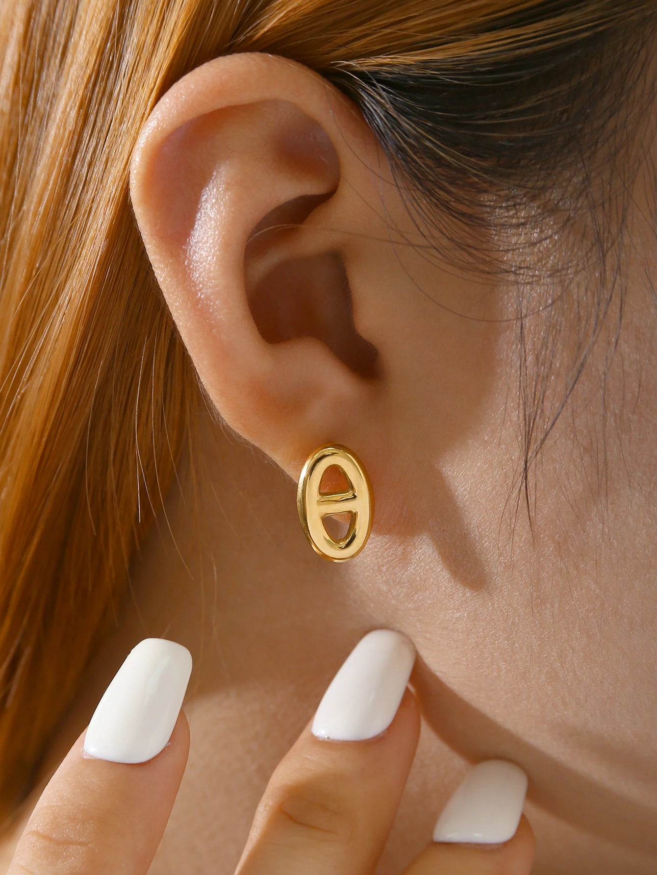 Japanese & Korean Minimalist, Versatile, Cool-Tone,Unique,Niche Stainless Steel 18K Gold-Plated Pig Nose Stud Earrings for Women